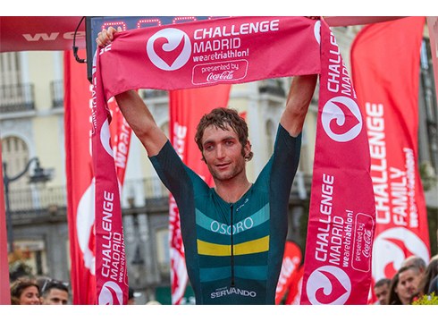 Pello Osorok triatloiari buruzko hitzaldia eskainiko du astelehenean Portalean
