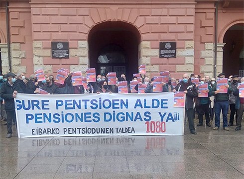 Pentsiodunek deituta zapatuan Bilbon egingo den mobilizaziorako autobusa antolatu dute