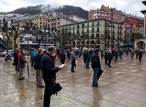 Pentsiodunek manifestazioa deitu dute zapaturako, 12:00etan Untzagatik hasita