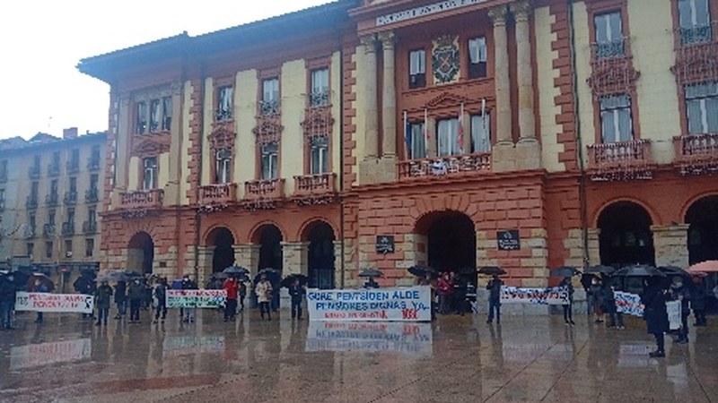Pentsiodunek Toledoko Itunaren murrizketen kontrako manifestazioa egin dute