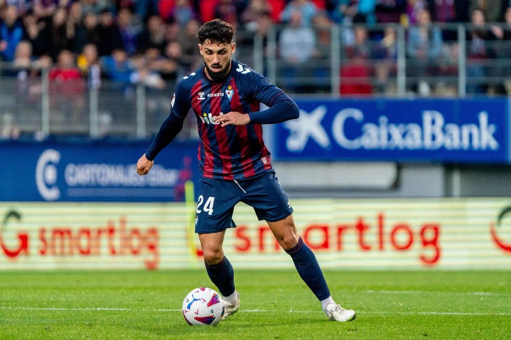 Peru Nolaskoain zumaiarrak 2030era arte luzatu du kontratua SD Eibar-ekin