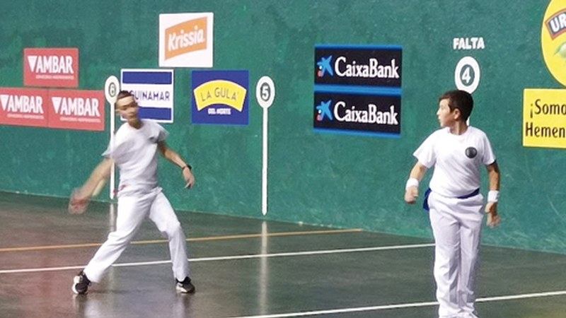 Pilota Eskolak jaialdi berezia antolatu du barixakurako Astelena frontoian