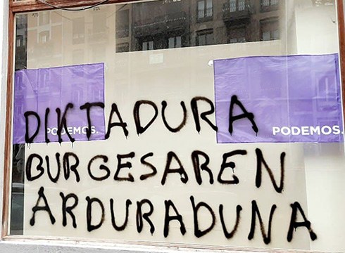 Pintaketak egin dizkiote Podemos-Ahal Dugu alderdiaren egoitzari