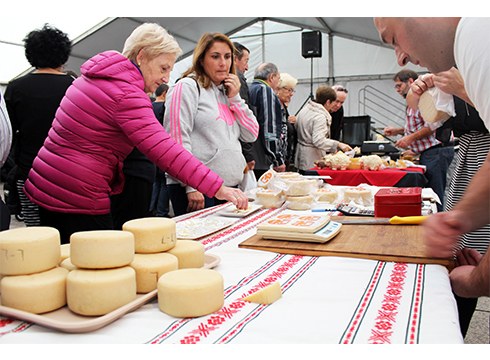 Pintxo potearekin ekingo zaio gaur Debabarrenako II. Gazta Asteari