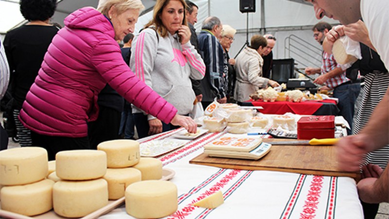 Pintxo potearekin ekingo zaio gaur Debabarrenako II. Gazta Asteari