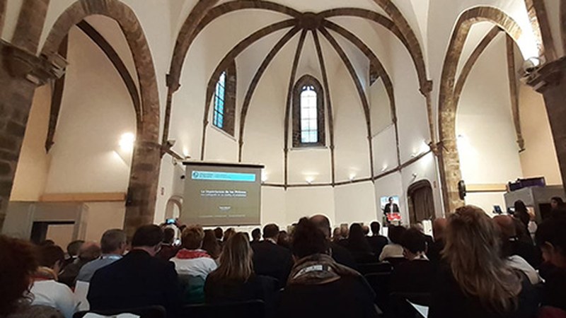 Pirinioetako tokiko hedabideen biltzarrera joan dira …eta kitto! astekariko ordezkari bi