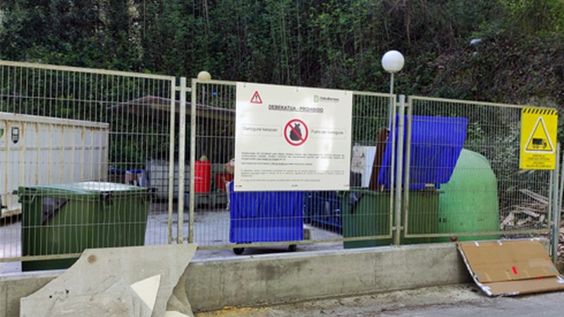 Plastikoa jasotzeko zerbitzu berria jarri dute martxan garbiguneetan
