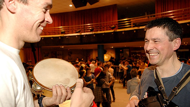 Plazara Dantzara dantzaldi-erromeria egingo da gaur 20:00etatik aurrera