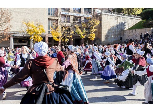 ‘Plazara Dantzara’ gaur Bizikleta plazan