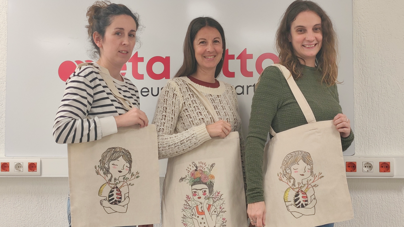 Poltsa pertsonalizatu ederrak egin zituzten "Tote Bag" ikastaroan