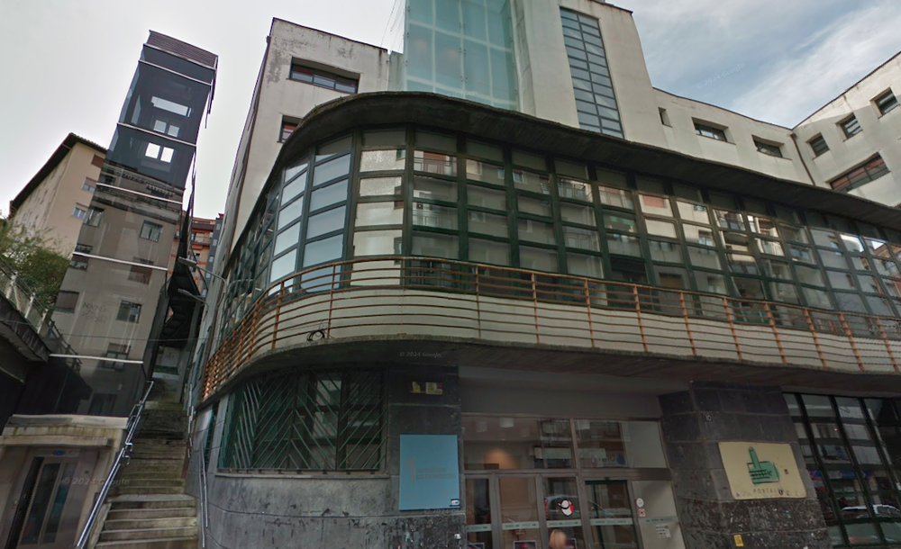 Portalea ondoko igogailua zerbitzuz kanpo egongo da hilabetez