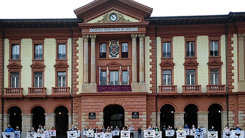 Presoen aldeko enkarteladak egiten hasi dira, eguenetan 19:30ean Untzagan