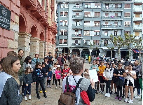 Primerako giroa `Gurasoak Berbetan´ familia arteko ginkanan