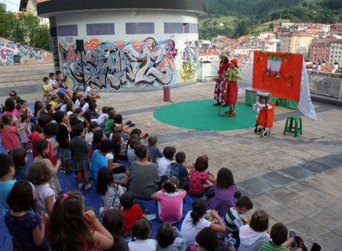 Primeran ospatu dituzte Legarreko jaiak