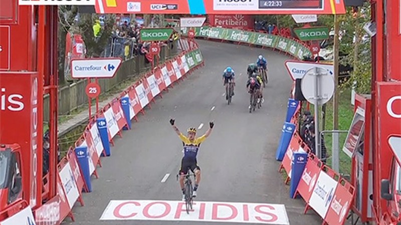 Primoz Roglic helmugaratu da lehena Arraten, gaur hasi den Espainiako Itzuliko lehen etapan