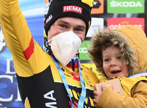 Primoz Roglicek lehen etapa irabaziz ekin dio Itzulia 2022 lasterketari