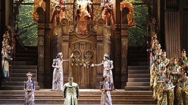 Puccini-ren "Turandot" operaren proiekzioa Coliseoan