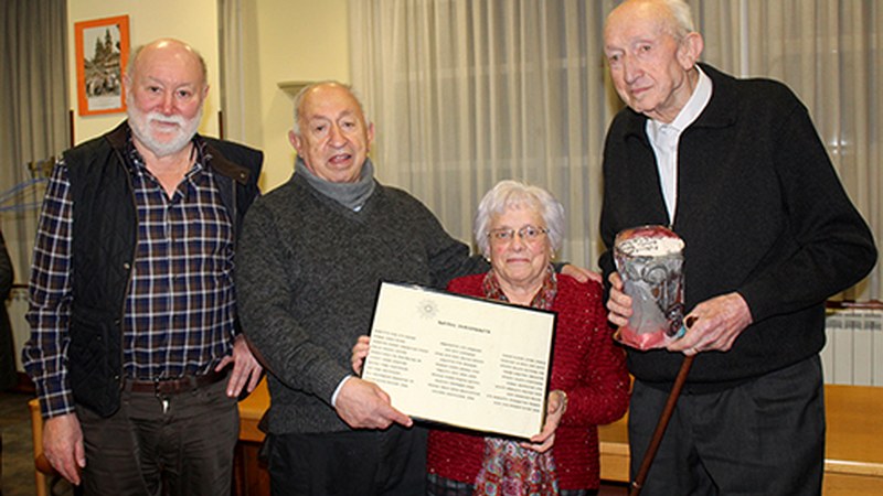 Rafael Zubizarretari omenaldi hunkigarria egin diote Beheko Tokia jubilatu etxekoek
