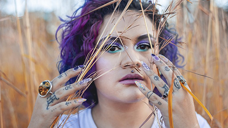 Rebeca Lane, rap abeslaria: “Rap-musika testuinguruaren arabera egokitzen da”