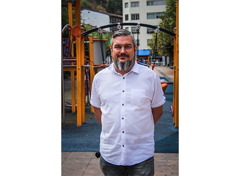 Richard McElroy, azentu askoko gizona