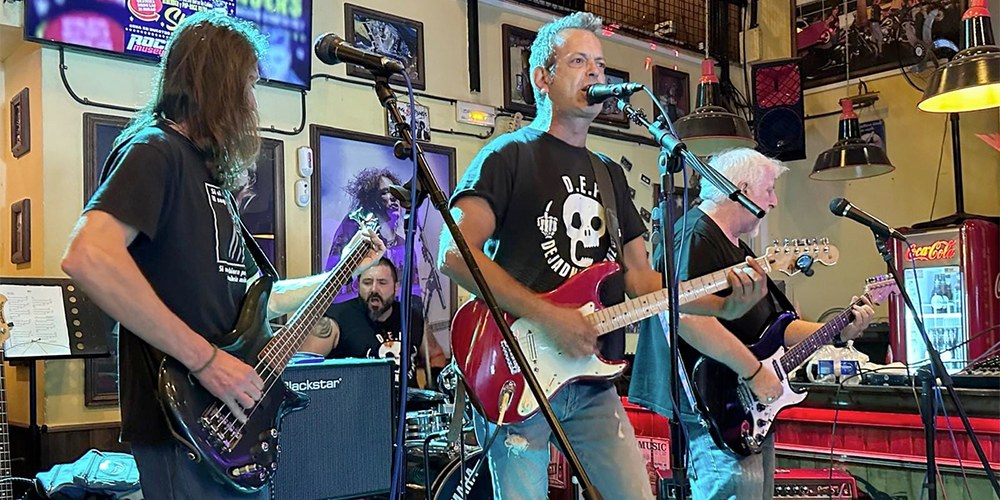 Rock eta punk musikarekin betetako asteburua antolatu dute Zai-Zoi tabernan