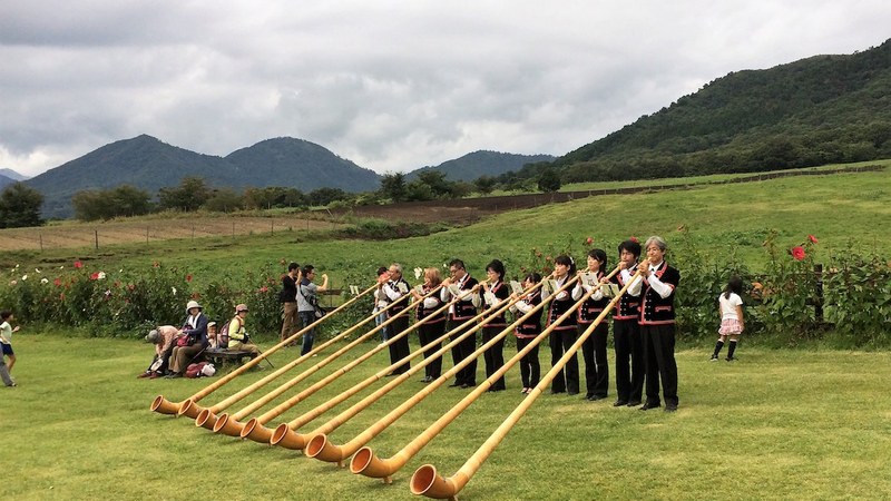 Rodolfo Epeldek lau metroko tronpa joko du Eibarko Musika Bandaren kontzertuan