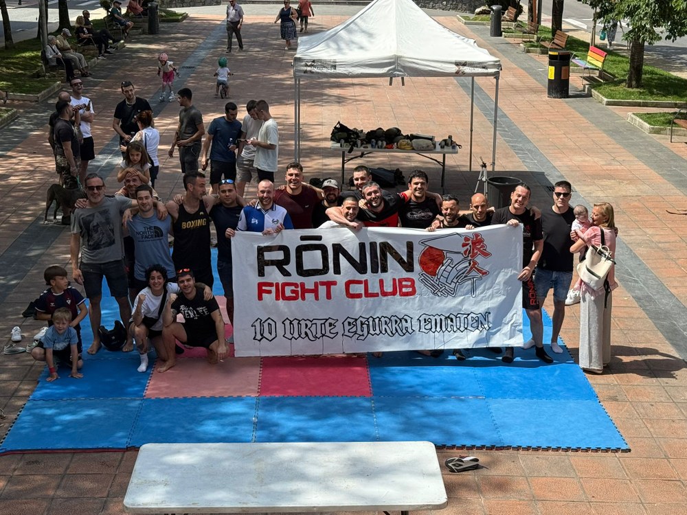 Ronin borroka klubak bere 10. urteurrena ospatu zuen larunbatean