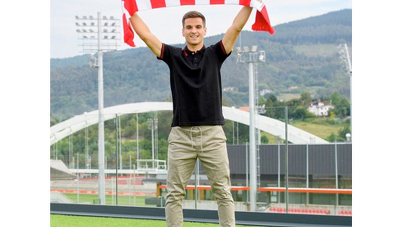 Ruiz de Galarretak Athletic-en jokatuko du datorren denboraldian