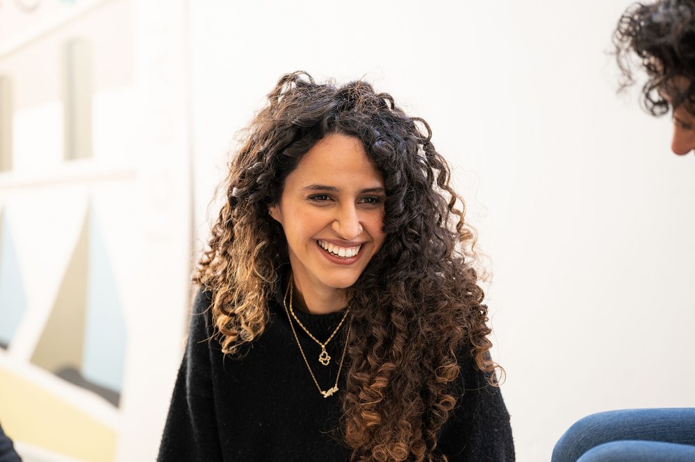 Safia El Aaddam idazleak identitate anitzei buruzko solasaldia emango du Azitain udal institutuan