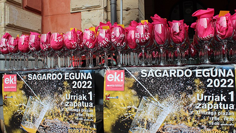 #sagardoetakitto Instagram Lehiaketan parte hartu eta eraman 13 sagardotegitako botila bana