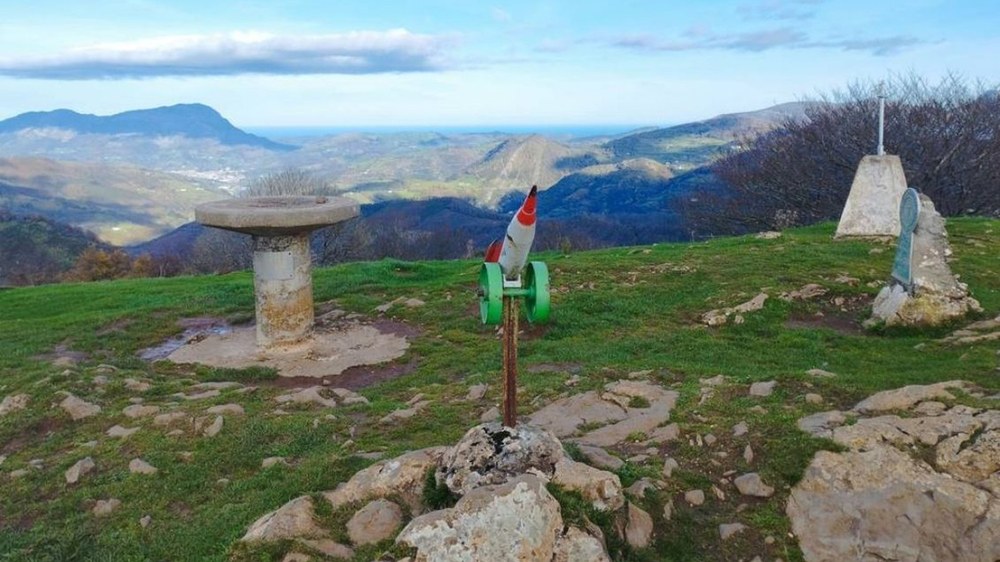 Sagardotegira joan nahi duzula? Nahi duzu probatu mendi pixka bat eginez?