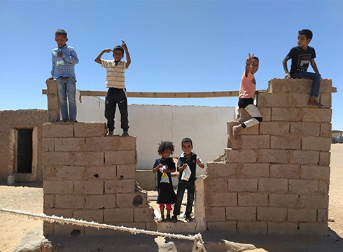 Saharako umeak jasotzeko gogoz