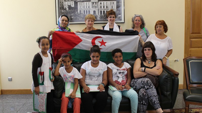 Saharatik etorritako umeei harrera egin diete alkatetzan