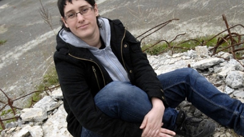 Saioa Cabañas, argazkilaria: "Emarock-ek emakume musikariak agerian jarri nahi ditu"