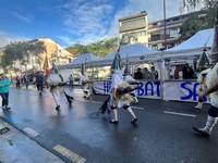 "Salto-saltoka" lelopean, jai giro paregabea sortu da Elgoibarren ospatu den Kilometroak jaian "Salto-saltoka" lelopean, jai giro paregabea sortu da Elgoibarren ospatu den Kilometroak jaian