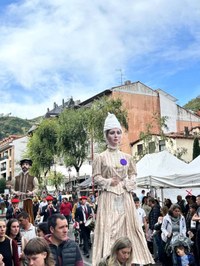 "Salto-saltoka" lelopean, jai giro paregabea sortu da Elgoibarren ospatu den Kilometroak jaian "Salto-saltoka" lelopean, jai giro paregabea sortu da Elgoibarren ospatu den Kilometroak jaian