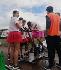 "Salto-saltoka" lelopean, jai giro paregabea sortu da Elgoibarren ospatu den Kilometroak jaian "Salto-saltoka" lelopean, jai giro paregabea sortu da Elgoibarren ospatu den Kilometroak jaian