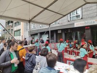 "Salto-saltoka" lelopean, jai giro paregabea sortu da Elgoibarren ospatu den Kilometroak jaian "Salto-saltoka" lelopean, jai giro paregabea sortu da Elgoibarren ospatu den Kilometroak jaian