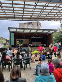 "Salto-saltoka" lelopean, jai giro paregabea sortu da Elgoibarren ospatu den Kilometroak jaian "Salto-saltoka" lelopean, jai giro paregabea sortu da Elgoibarren ospatu den Kilometroak jaian