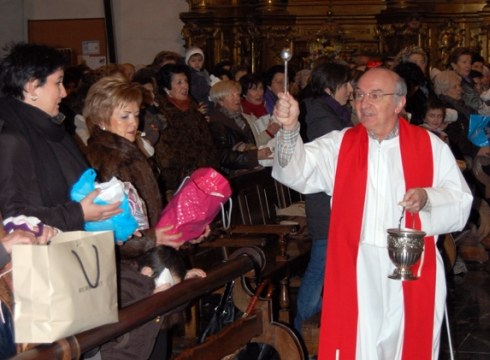 San Blas opilak bedeinkatzeko meza bereziak domekan