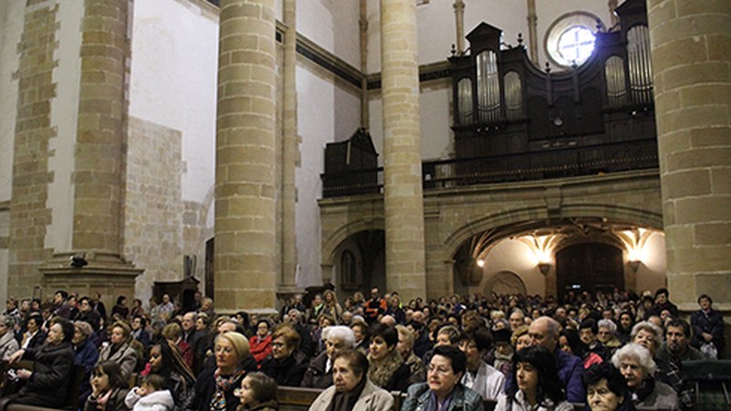 San Blas opilak bedeinkatzen