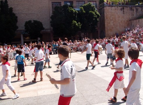 San Fermin ospatu dute Astixako umeek