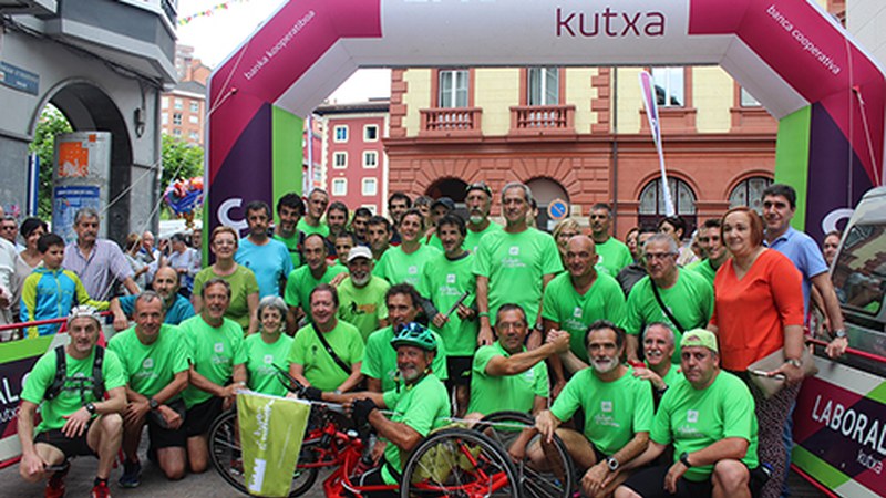 San Juan egunean ailegatu zen Eibarrera Alzheimerraren aurkako “Etorkizun kilometroak” elkartasun lasterketa