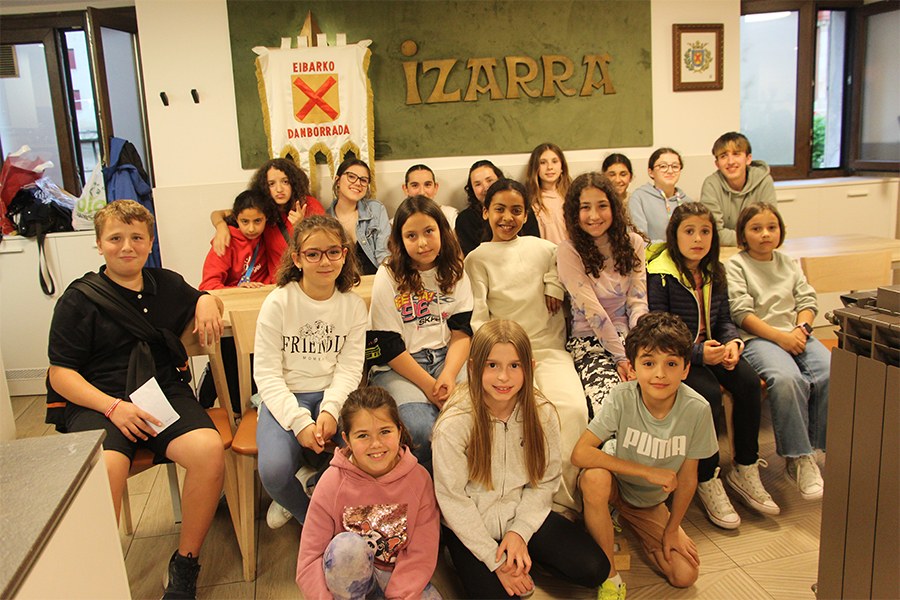 San Juan jaietan egingo den umeen danborradaren aurkezpena egin dute