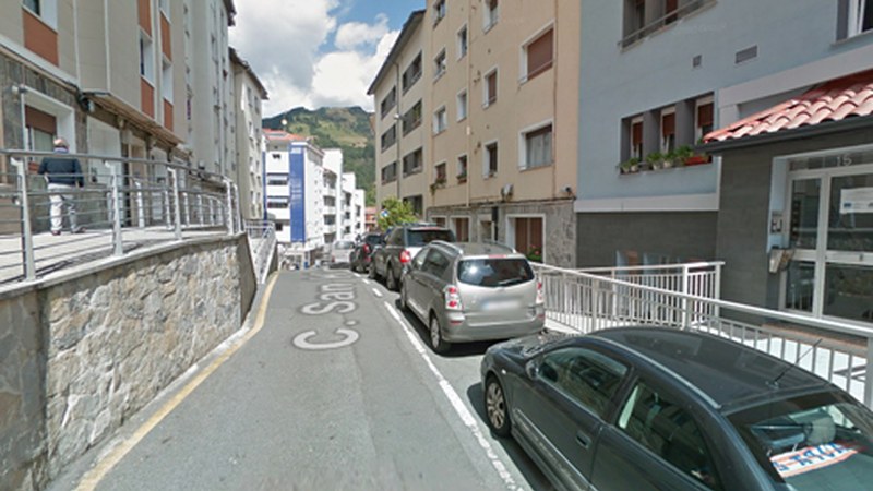 San Kristobal kaleko 9. eta 23. zenbakien arteko zatia itxita egongo da ibilgailuentzat gaurtik  apirilaren 30era arte