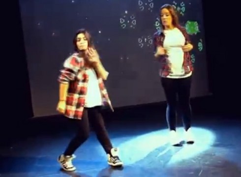 Sandra Alfayate eta Ane Miren Barrero eibartarren bideoklipa Gaztea Parody lehiaketan finalista