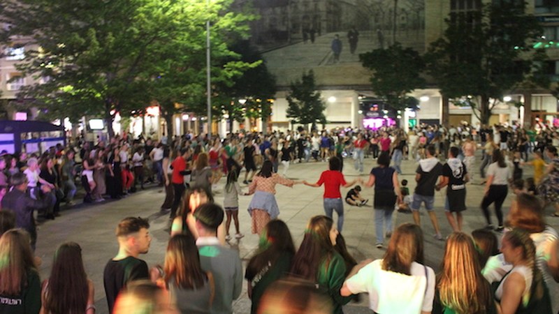 [SANJUANAK 2002] Sokadantza, erromeria eta berbena