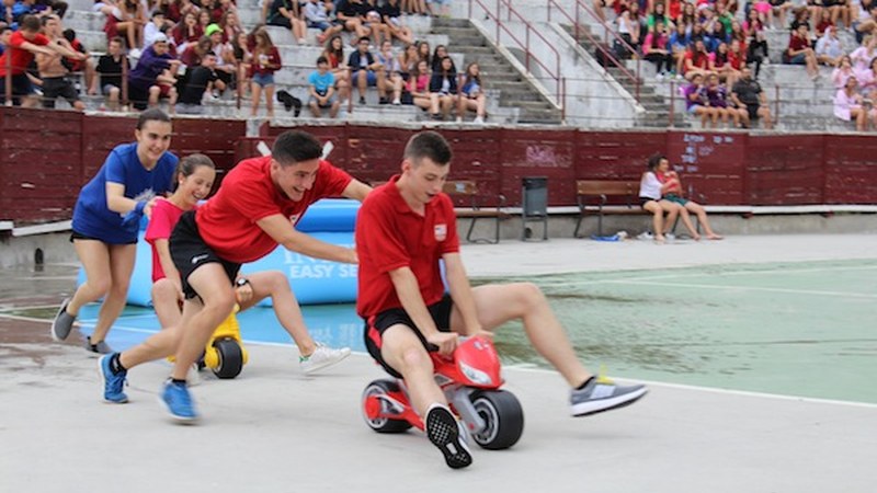 Sanjuanak 2017-6-23 (jokoak Zezen plazan, kale animazioa, musika...)
