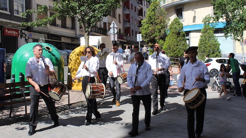 [SANJUANAK 2022] Kuadrillen kalejira eta txistulariak