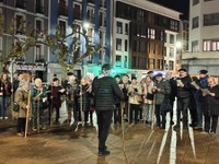 Santa Agedaren omenezko bi kalejira egin ziren atzo arratsaldean, Eibarko Musika Eskolaren ekimenez